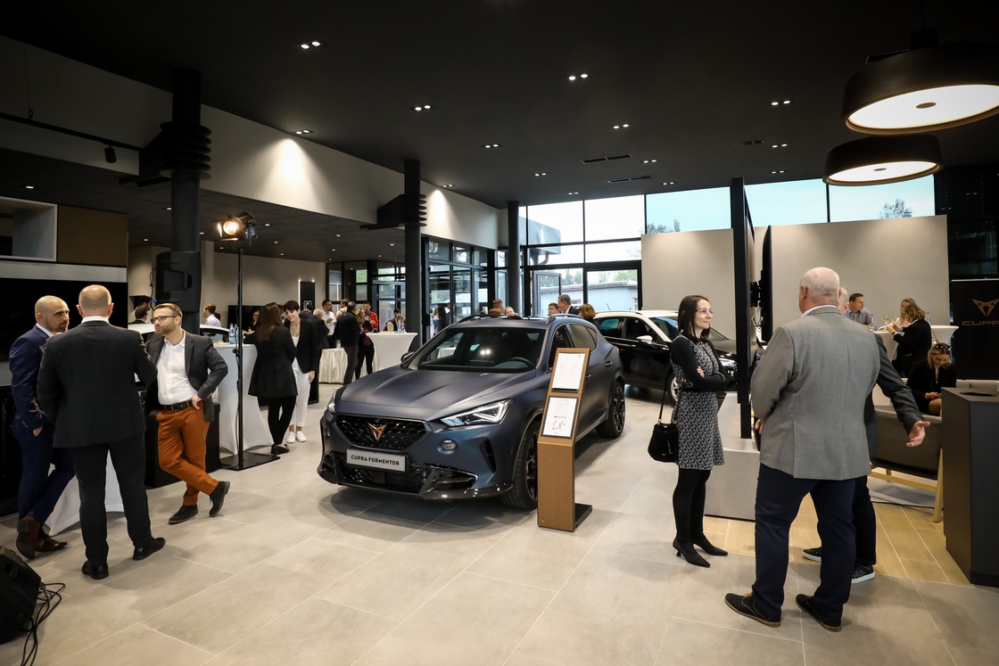 Cupra_Garage-1976.jpg